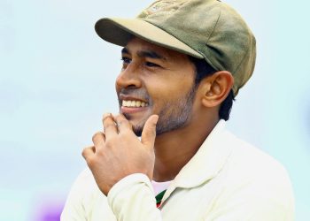 আন্দোলনে একাত্ম মুশফিক, নাজমুলকে দুঃখ প্রকাশের আহ্বান